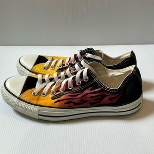 Converse Chuck Taylor All Star Low Flame Men’s Size 10